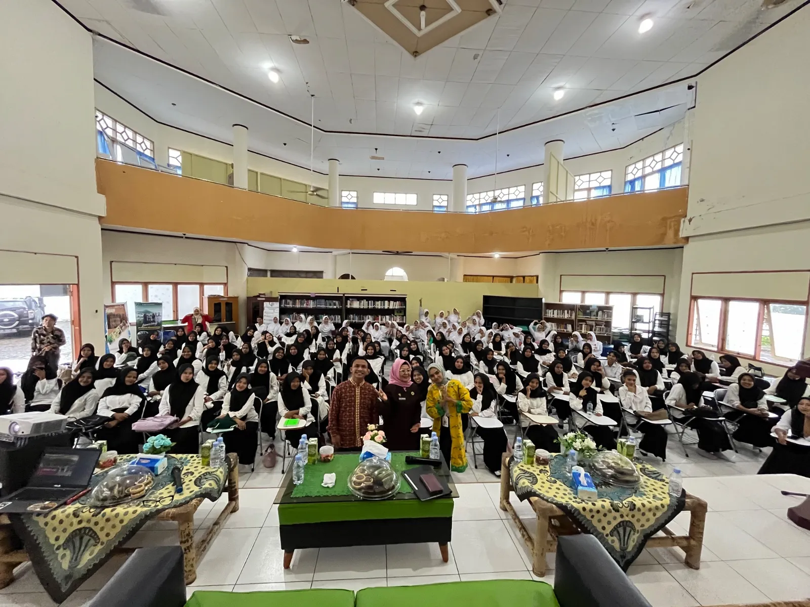 Mahasiswa Berprestasi Akbid Cahwala